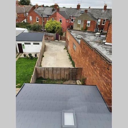 דירות 2Nd Floor Comfy Swindon Centre - Loft Studio מראה חיצוני תמונה