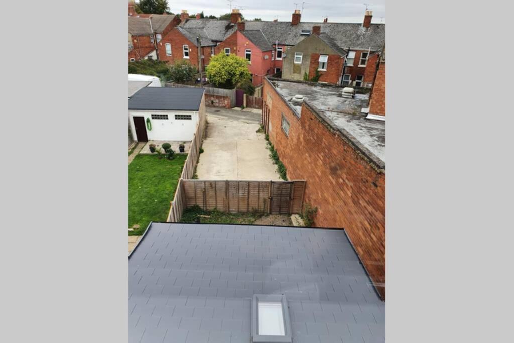 דירות 2Nd Floor Comfy Swindon Centre - Loft Studio מראה חיצוני תמונה